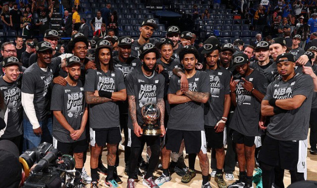 云开体育官网入口-现在，未来已来！马刺杀进总决赛的建队之道|NBA|总冠军|福克斯|圣安东尼奥马刺队|格雷格-波波维奇_新浪体育_新浪新闻